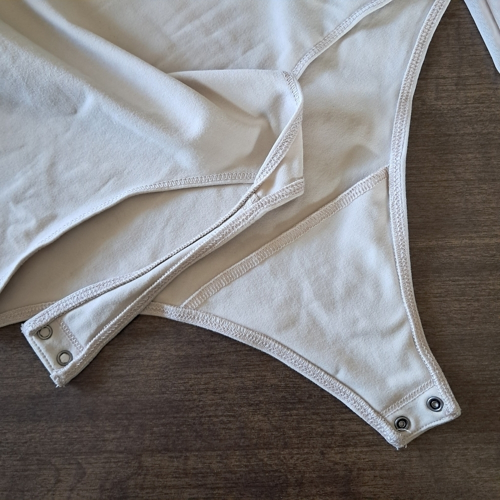 Abercrombie & Fitch Soft A&F Bodysuit Size Medium Long Sleeve Mesh Cream - Picture 6 of 8